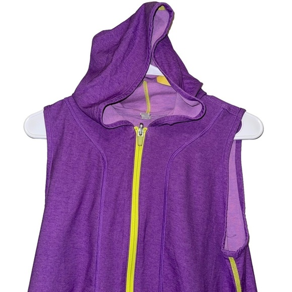 Under Armour Boys Vest Size XL - Picture 3 of 6